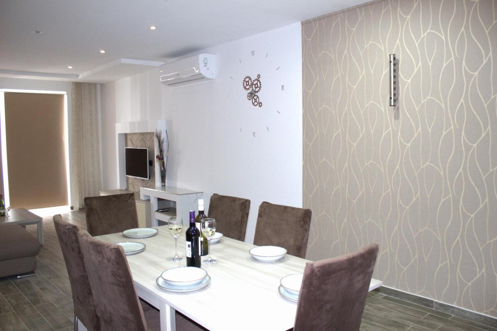 Stylish 3bedroom By Homely Apartament